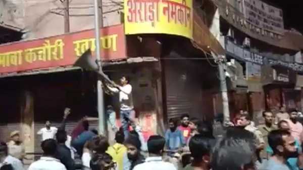 ईद से पहले जोधपुर में हिंसक झड़पें, पुलिस को करना पड़ा लाठीचार्ज, झंडे-लाउडस्पीकर पर हुआ था विवाद